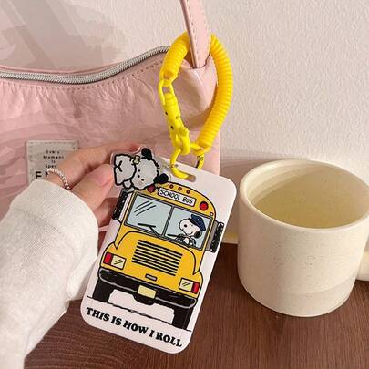  Un set de 1 pieza de Portacarnet de Snoopy, control de acceso, portacarnet de metro, tarjeta de identificación con relieve, carcasa rígida de PC con cuerda colgante y cuerda de resorte