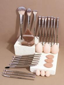 MAANGE 20/25/32件套专业化妆刷套装，柔软刷毛，方便携带，包含粉底刷、眼影刷、眉刷、遮瑕刷、修容刷、1个洗脸刷蛋和3个三角粉扑，旅行化妆刷套装，化妆刷套装，化妆刷套装，全套化妆刷，化妆刷套装，全套化妆工具，化妆刷套装，化妆刷套装，化妆礼盒套装 - 香檳色 - 查看 4