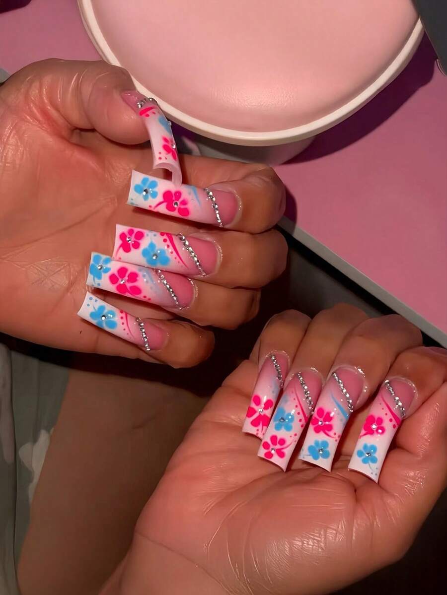 20 pezzi di unghie finte lunghe e curve con motivo floreale millennium, decorazione con catena di strass, include smalto gel e lima per unghie, design audace e unico per le donne