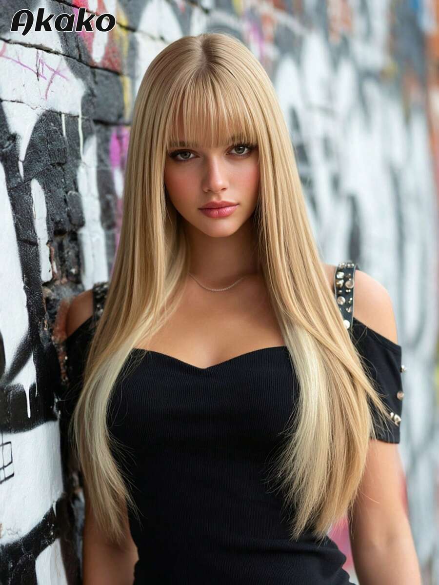 AKAKO Parrucca dritta extra lunga con riflessi biondi-beige chiari per donne - Parrucca sintetica soffice con frangia, capelli in fibra resistente al calore dall'aspetto naturale, parrucche di stile gotico scuro alla moda per uso quotidiano, feste, San Valentino, festival musicali e cosplay di Ognissanti, 71 cm