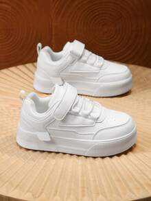 儿童新款低帮平底休闲运动鞋，柔软有弹性的鞋底设计，钩环扣，适合日常街头和公园穿着，轻便的男女儿童运动鞋 - 白色 - 查看 3