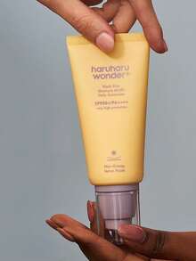 Haruharu Wonder Black Rice Moisturizing Airyfit Daily Sunscreen - Velvet Surface, Moisturizing, Korean Skincare, Vegan, Clean Beauty - Sunscreen - View 6