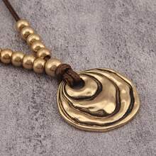 1pc Fashionable Minimalist Multi-Layer Asymmetrical Circle Pendant Long Necklace For Women - Golden Corrugated Round Plaque - View 8