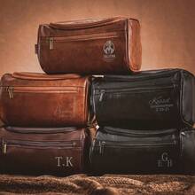 1PC Men's Personalized Leather Toiletry Bag, Customized Letter Printed Toiletry Bag, Travel Accessories, Groomsmen Gifts, Father's Day Gifts