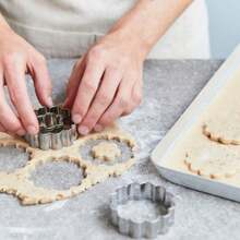 8pcs Christmas Cookie Cutter Set, Mini Stainless Steel Cookie Molds - Christmas Tree, Snowman, Reindeer, Gingerbread Man, Snowflake, Teddy Bear, Shooting Star, Bell, For Baking Jam Cookies, Cupcakes, Candies, Christmas, Birthday Party, Winter Holidays - Silver - View 5