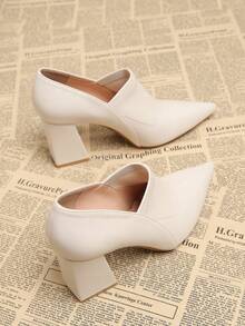 2025 Spring New Arrival Pointed Toe Low Vamp High Heel Shoes, Elegant Minimalist Fashion Women's Shoes, Brown Chunky Heel Pumps