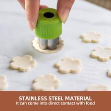 9PCS Stainless Steel Butterfly Noodle Cutting Mold, PE Hand Guard Biscuit Cutting Mold, Fruit Printing Mold, Butterfly Noodle Mold, Small Wonton Butterfly Noodle Cutter, Biscuit Pressing Mold, Dumpling Tool, Kitchen Gadget Set