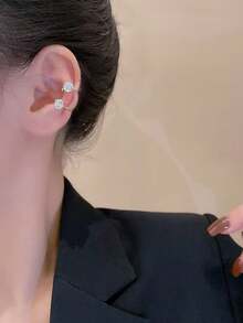 1 Pair Fashionable Rhinestone Ear Cuff Earrings, Versatile Elegant Clip-On Earrings For Women Without Pierced Ears, Delicate Earrings - Gold - View 2