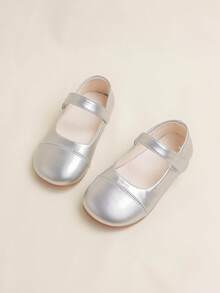 1 双时尚简约优雅纯色钩环公主儿童平底鞋，适合表演