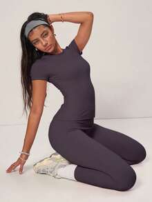 PinkTip Conjunto de crop top y shorts básico en color rosa pastel, hecho de una mezcla transpirable de algodón y lino, con un ajuste holgado y de cintura alta, esencial para el verano, el casual y el gimnasio