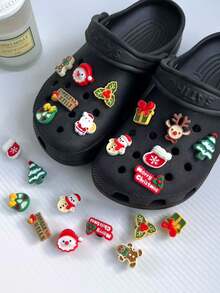 圣诞主题镂空木屐挂饰 - 圣诞老人、驯鹿和圣诞树装饰，镂空木屐配件，圣诞礼物 - 紅色聖誕套裝-12pcs - 查看 7