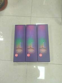 Lámpara inteligente LED de 155 cm de longitud, con carcasa de aleación de aluminio, durable, control remoto, alimentación por USB, control de aplicación, sincronización de música, diseño vertical negro, adecuada para sala de estar, dormitorio y espacios modernos, iluminación decorativa minimalista, decoración del hogar, iluminación ambiental, diseño minimalista, iluminación moderna, fabricación de alta calidad, materiales premium, brillo ajustable, decoración del hogar, diseño de interiores, ideal para Navidad, cumpleaños, bodas y otras festividades