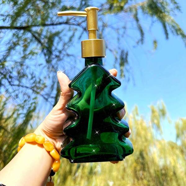 1 pieza Dispensador de jabón líquido en forma de árbol de Navidad de vidrio, recipiente para lavado de manos, en color verde y dorado, de forma triangular, para uso en baño y cocina, accesorios de baño | Decoración dorada | Dispensador de bomba