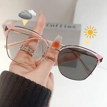 Fashionable Cat Eye High-End Photochromic Glasses - Light Purple Gold - View 2