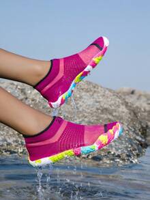 ZVB Couples Water Shoes Suitable For Barefoot Lovers, Soft-Soled Women's Beach Shoes For Swimming, Diving, Outdoor Quick-Drying Summer Sandals, Fishing Water Shoes, Non-Slip Breathable Wading Shoes - 玫紅色 - 查看 11