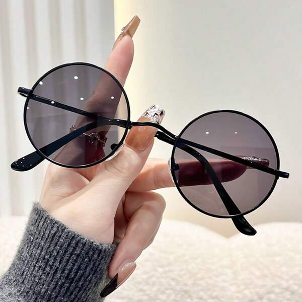 Lunettes polarisées circulaires rétro classiques, accessoires de mode en métal pour hommes et femmes. Convient pour les vacances, les voyages, la conduite, la pêche, les fêtes sur la plage, les festivals de musique, les déguisements et les accessoires décoratifs. Idéal pour un usage personnel ou en cadeau.