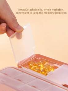 1/2个装便携式迷你药盒 - 密封防尘药品储存盒，适合户外、办公室、旅行，小型翻盖药盒，透明盖设计，双层密封旅行药盒，方便日常药物管理，可拆卸盖子方便清洁，尺寸小巧，类似耳机，便于携带，旅行必备，是送给家人、朋友和老师的理想礼物。