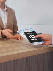 Ayotu 定制护照夹，爪印图案护照夹，个性化钱包，光滑PU皮革旅行收纳包，多功能可折叠收纳袋，可装护照、车票、卡片和其他必需品，是假日旅行、通勤、团体旅行、家庭和朋友聚会的理想选择。 - 彩色 - 查看 7