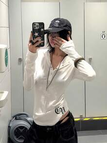 女款美国朋克风格字母印花长袖连帽T恤 - 白色 - 查看 2