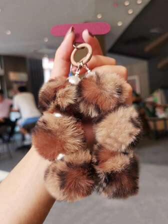 1 件毛球串珠手链，豹纹毛球钥匙扣挂绳，适用于手机壳、包包吊坠，配有隔珠