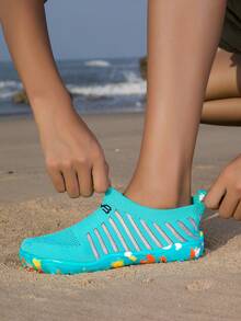 ZVB Chaussures d'eau pour couples, convenant aux amateurs de pieds nus. Chaussures de plage à semelle souple pour femmes, pour la natation, la plongée, les activités extérieures d'été à séchage rapide, la pêche, les chaussures de gué respirantes