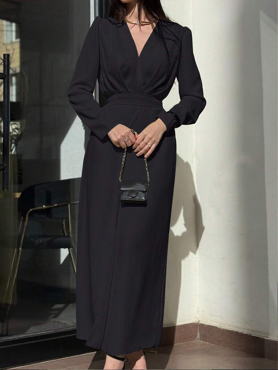 女士时尚V领长袖优雅奶油黄色纯色梭织连衣裙