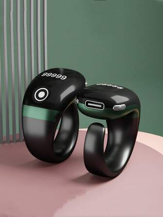 1 个可充电多通道智能戒指，带 OLED 显示屏的多功能电子计数器，包含 1 条数据线，锌合金材质，适合户外运动，是送给家人和朋友的绝佳礼物