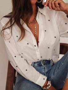 女士时尚长袖心形印花衬衫，衬衫领，常规长度，开衩下摆