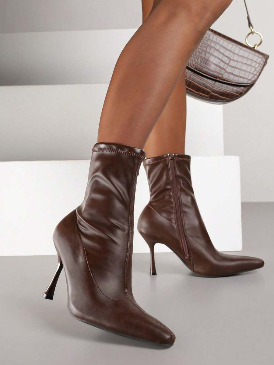 Botas femininas Fashion Vices com salto justo - Castanho - Ver 1