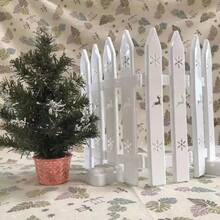 20 Stücke weiße Weihnachtsbaum Zaun Deko - abnehmbare Zaunelemente, ohne Montage, leichte und robuste Kunststoff Zaunpfosten, geeignet für Innen-/Außenbereich, Feiertage, Garten, Party Dekoration - kompatibel mit Standard Baumformen - Weihnachten, Halloween, Thanksgiving Herbst Deko - einfache Lagerung, Gartendekoration, Zaundesign, Feiertags-Setup, einfache Montage