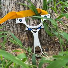 1 Stück Outdoor Jagd Schleuder, kommt mit 3 Ersatz-Gummibändern, robuste hochwertige Outdoor Angelschleuder, geeignet für Jagd und Schießübungen - professionelle Präzisions-Hochleistungsschleuder als Stressabbau-Werkzeug, Outdoor-Schießspaß, Jagd-Schleuder