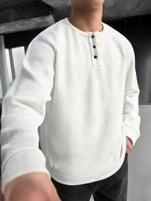 1 pieza Camiseta de punto de nido de abeja con cuello henley para hombre, cómoda y casual, cuello henley, fácil de usar, con detalles de botones, adecuada para salidas diarias, estilo old money, otoño, manga larga - Blanco - Ver 2