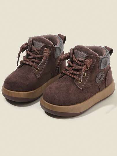 زوج من الأحذية الأنيقة المقاومة للانزلاق للأطفال، للاستخدام اليومي والخارجي للأطفال الصغار، مناسبة للخريف والشتاء