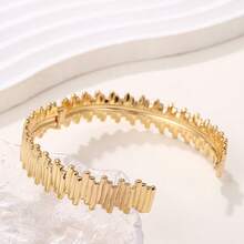1pc Fashionable Exaggerated Asymmetrical Bracelet, Luxury Bangle, Jewelry For Women, Suitable For Parties, Weddings And Holidays