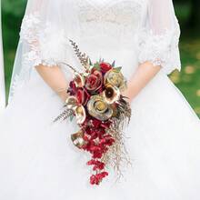 Bridal Bouquets Holding Flowers, Cascading, Bridal Bouquets, 17.7-Inch Bridal Bouquets, Wedding Throwing Bouquets, Artificial Flower Bouquets, Wedding Ceremonies And Anniversary Decorations - 紅色 - 查看 4