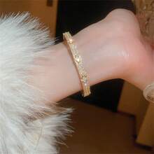 Juego de pulseras de acero inoxidable y circonita brillante, elegante y de moda para mujeres, adecuado para eventos formales, fiestas, uso diario y como regalo para amigos