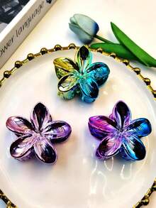 2025 New Arrival Faux Metal Electroplated Dual-Tone Plumeria Hair Claw Clips, Shark Shaped Floral Hair Clips, Suitable For Vacation, Travel, Party, Birthday, Office, Beach, Bun Updo Winter Hair Accessories Flower Hair Clutch