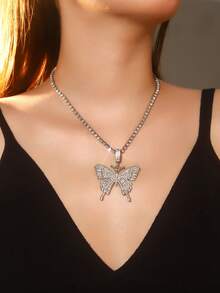 Sparkling Zinc Alloy Rhinestone Butterfly Pendant Necklace, Gorgeous Claw Chain Series Necklace, Women's Party Dinner Themed Necklace
