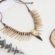 1pc Vintage Viking Raven Skull Coconut Shell Necklace - Resin Animal Asymmetrical Fang, Gothic Style Accessory, Retro Beaded Fang Pendant Necklace, Unisex Fashion Necklace