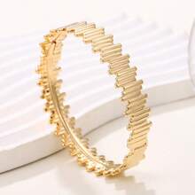1pc Fashionable Exaggerated Asymmetrical Bracelet, Luxury Bangle, Jewelry For Women, Suitable For Parties, Weddings And Holidays