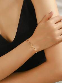 1pc Elegant & Charming 18K Gold Plated Lucky Four-Leaf Clover Bracelet, Suitable For Daily Wear, Shopping, Party, A Great Gift For Women