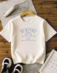 Camiseta de manga corta con estampado de NEWPORT de cuello redondo, playeras para mujer, blusas gráficas para mujer - Blanco - Ver 1