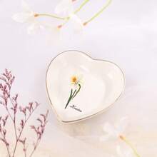 1pc Personalized Heart-Shaped/Square Ceramic Jewelry Tray, Customized Birthday Flowers/Names/Photos/Texts, Exquisite Ceramic Jewelry Storage Tray, Personalized Bridesmaid Gifts, Bride Jewelry Storage, Mother's Day Personalized Gifts, Perfect Commemorative, Birthday, Christmas, Anniversary, Wedding, Mother's Day Gifts For Lovers, Mothers, Grandmothers, Girlfriends - White - View 2