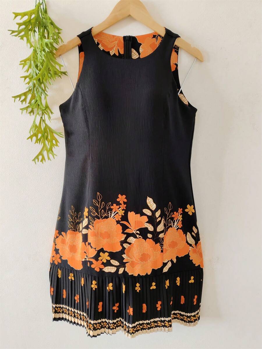 Plain Dress With Fake - Flower Black - View 1