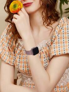 这款二合一表带兼表壳兼容 ，适用于 40mm、41mm、42mm、44mm、45mm、46mm 和 49mm 尺寸。运动休闲风格，搭配铆钉硅胶表带。配备防震防刮硬质 PC 表壳和钢化玻璃屏幕保护膜。兼容 Ultra/11/10/9/8/7/6/5/4/SE 系列。男女皆宜。柔软舒适，易于佩戴，触感灵敏。 - 煙紫色 - 查看 11