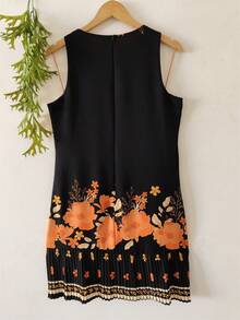 Plain  Dress With Fake - Flower Black - View 2