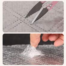 Prodotti per finestre invernali, tende calde, tende termiche per soggiorni, cucine e camere da letto, antivento, isolanti contro il freddo e il rumore.