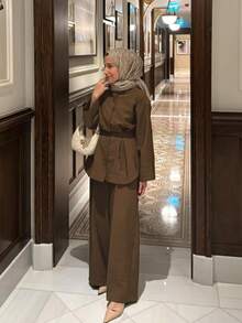 SMILE CHIC 棕色休闲褶皱开叉下摆收腰衬衫和裤子两件套，显瘦修身，适合约会和日常穿着，秋冬 - 棕色 - 查看 6