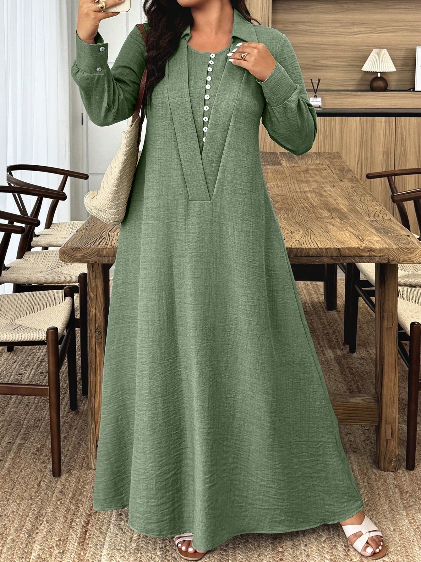 فستان طويل بخصر مزدوج الطبقات وتنورة ذات تمدد كبير...