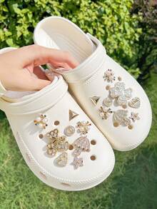 16pcs Gold Four-Leaf Clover & Bear Shoe Decorations, Fashion DIY Shoe Accessories Suitable For Perforated Sandals & Slippers, Great As Holiday Gifts